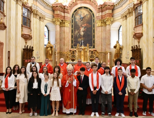 Pünkösd ünnepe és bérmálás a temesvári Szent György-székesegyházban